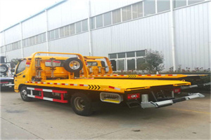 米易附近拖车救援搭电